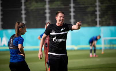 Тренировка женской команды «Зенит» перед матчем с «Енисеем»