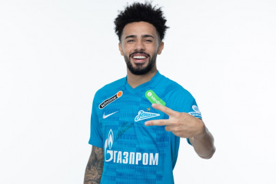 Фотосессия Клаудиньо в  игровой форме Nike сезона 2021/22