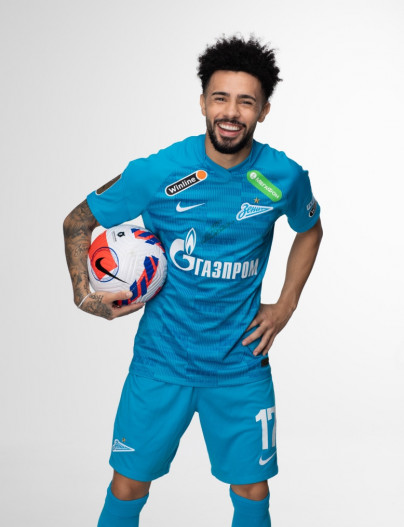 Фотосессия Клаудиньо в  игровой форме Nike сезона 2021/22