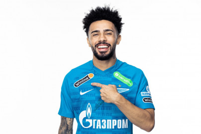 Фотосессия Клаудиньо в  игровой форме Nike сезона 2021/22