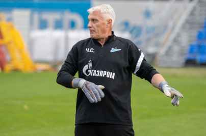 Training of the female football team Zenit in Specific Park