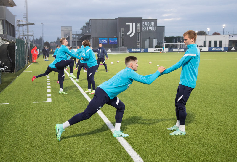 Тренировка молодежной команды «Зенит» перед матчем с «Ювентусом»