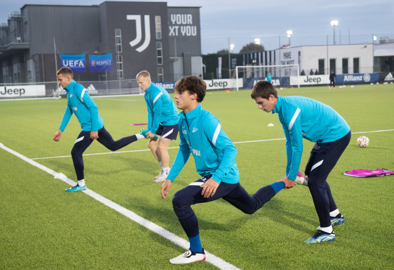 Тренировка молодежной команды «Зенит» перед матчем с «Ювентусом»