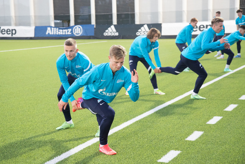 Тренировка молодежной команды «Зенит» перед матчем с «Ювентусом»