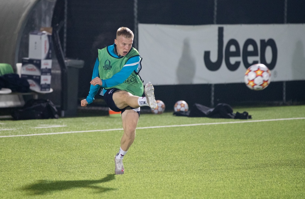 Тренировка молодежной команды «Зенит» перед матчем с «Ювентусом»