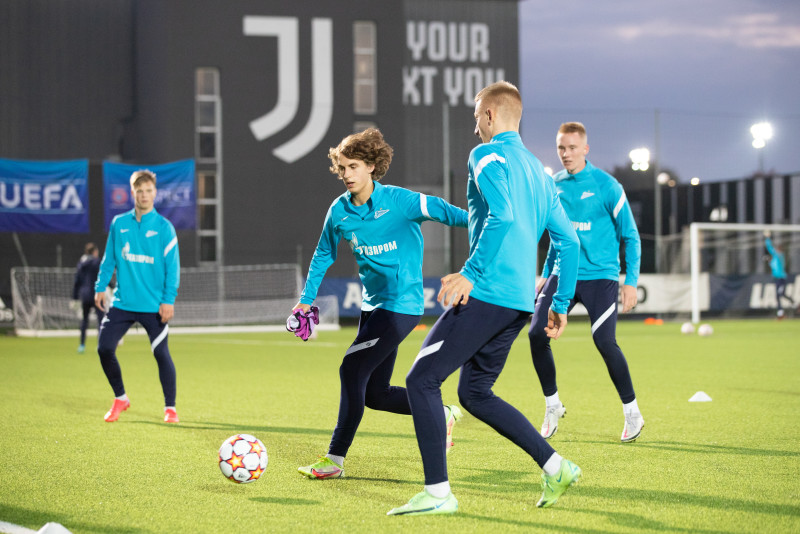 Тренировка молодежной команды «Зенит» перед матчем с «Ювентусом»