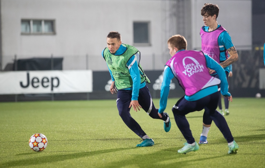 Тренировка молодежной команды «Зенит» перед матчем с «Ювентусом»