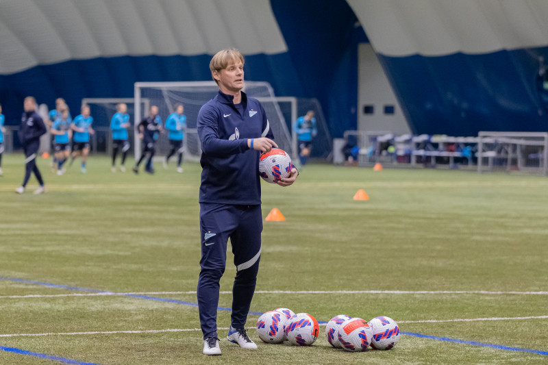 Тренировка команд ЮФЛ в «Газпром»-Академии