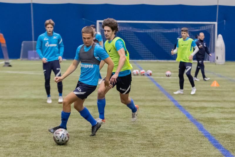 Тренировка команд ЮФЛ в «Газпром»-Академии