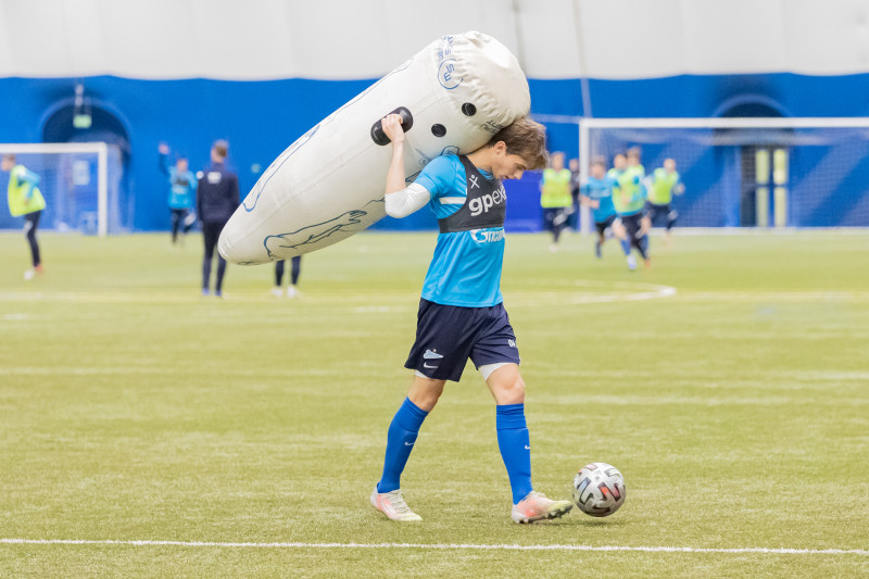 Тренировка команд ЮФЛ в «Газпром»-Академии