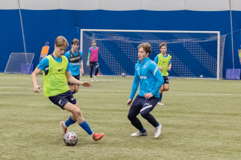 Тренировка команд ЮФЛ в «Газпром»-Академии