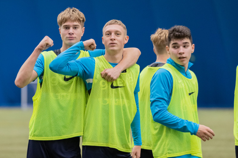 Тренировка команд ЮФЛ в «Газпром»-Академии