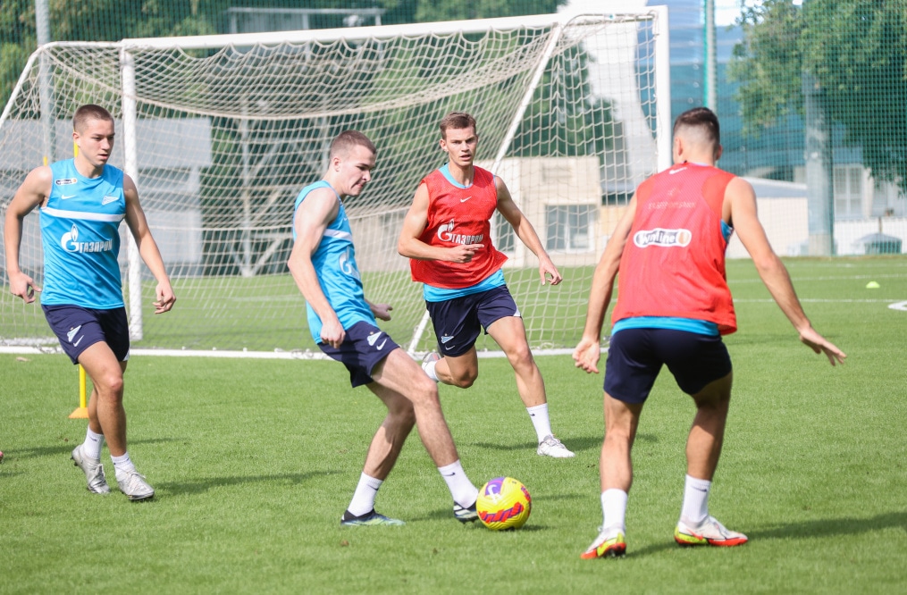 «Газпром»-тренировочные сборы в Дубае: 18 января, утренняя тренировка