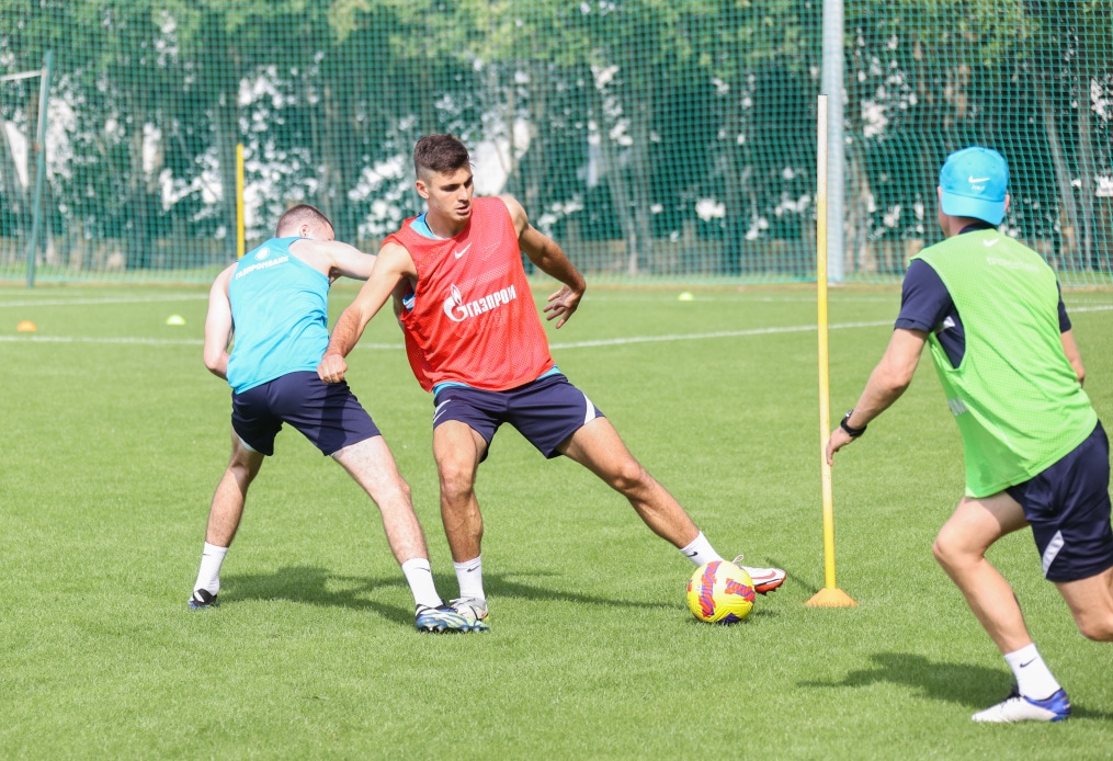 «Газпром»-тренировочные сборы в Дубае: 18 января, утренняя тренировка