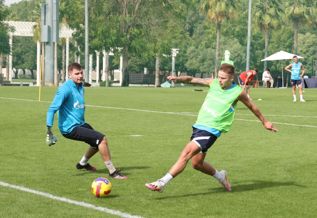 «Газпром»-тренировочные сборы в Дубае: 18 января, утренняя тренировка