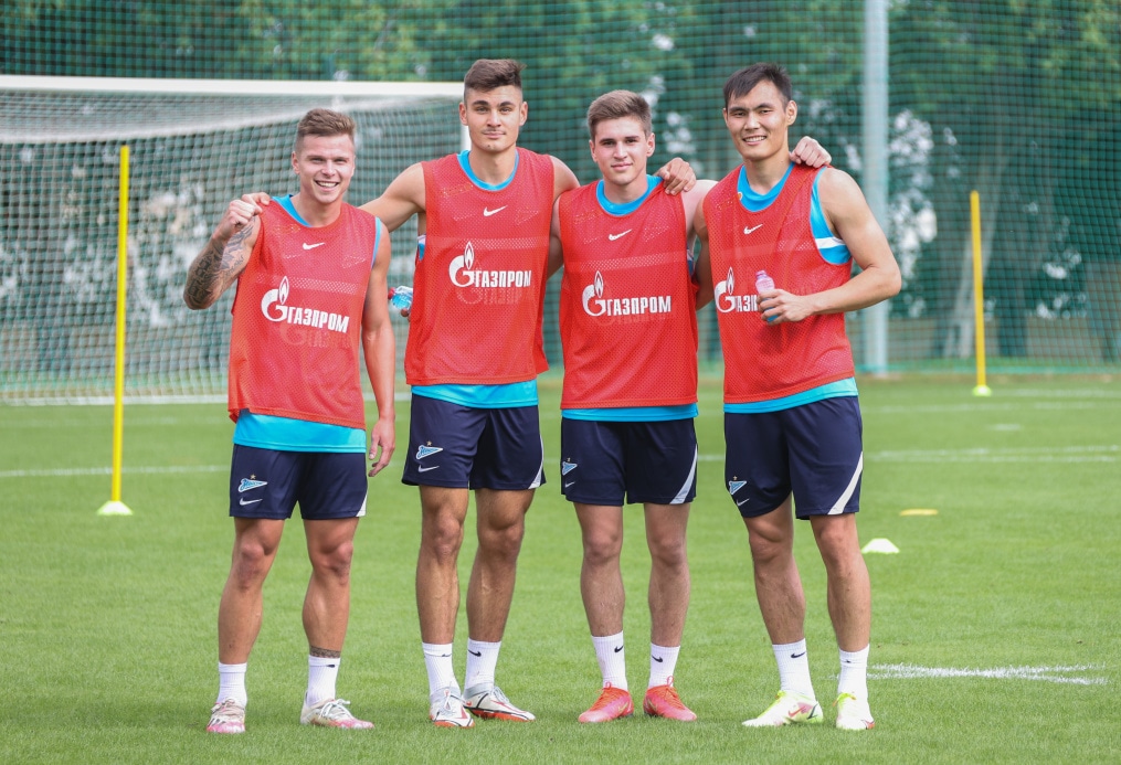 «Газпром»-тренировочные сборы в Дубае: 18 января, утренняя тренировка