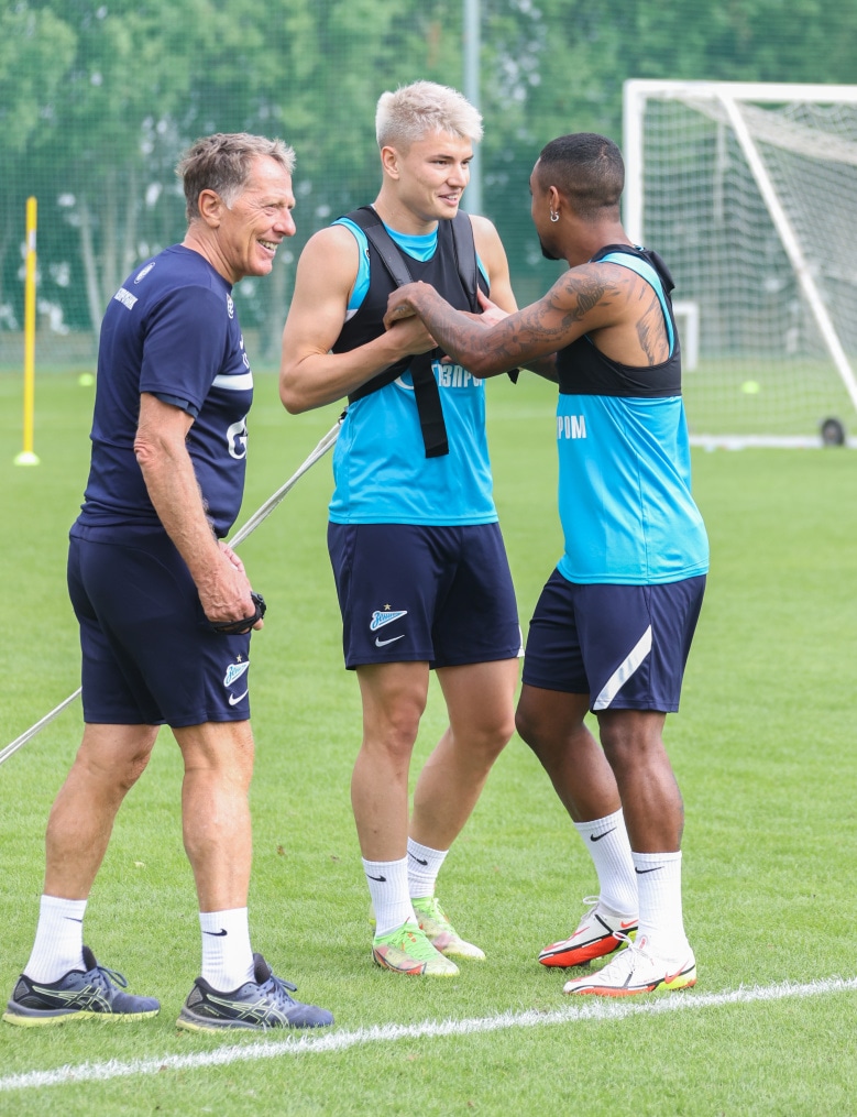 «Газпром»-тренировочные сборы в Дубае: 18 января, утренняя тренировка