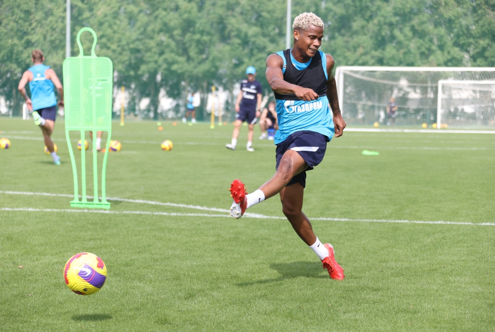 «Газпром»-тренировочные сборы в Дубае: 18 января, утренняя тренировка