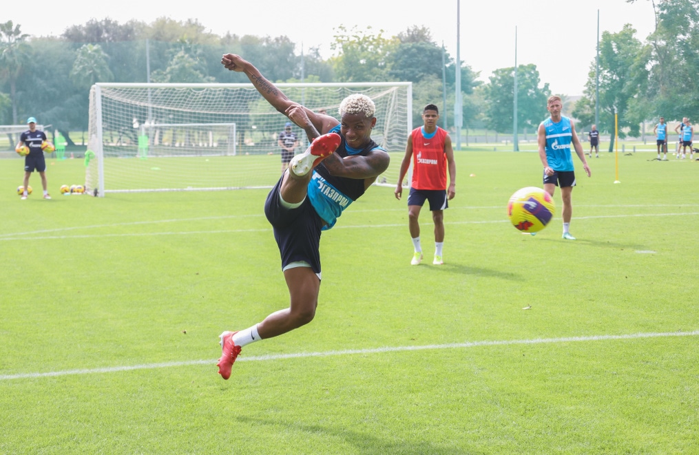 «Газпром»-тренировочные сборы в Дубае: 18 января, утренняя тренировка