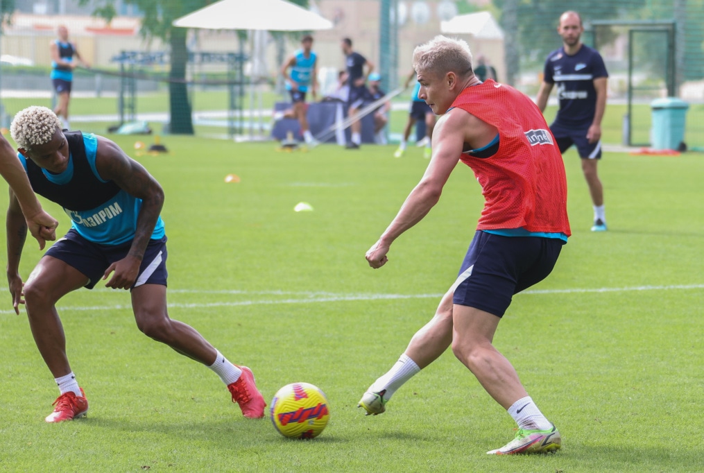 «Газпром»-тренировочные сборы в Дубае: 18 января, утренняя тренировка