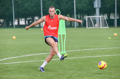 «Газпром»-тренировочные сборы в Дубае: 18 января, утренняя тренировка