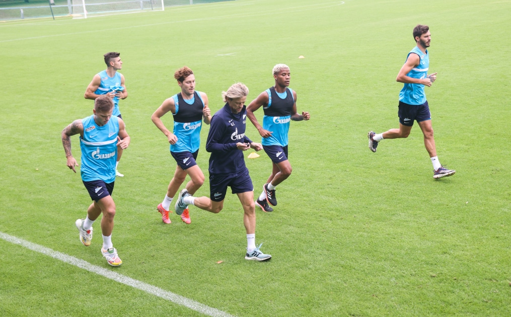 «Газпром»-тренировочные сборы в Дубае: 20 января, утренняя тренировка