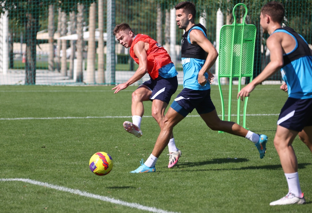 «Газпром»-тренировочные сборы в Дубае: 24 января, утренняя тренировка