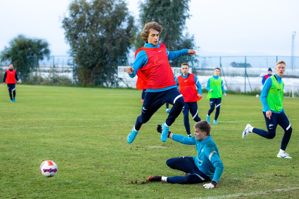 Сборы «Зенита»-м в Турции: 25 января, вечерняя тренировка