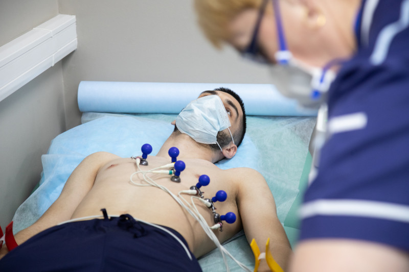 Арсен Адамов проходит медосмотр в ММЦ «СОГАЗ»