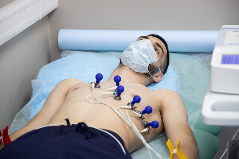 Арсен Адамов проходит медосмотр в ММЦ «СОГАЗ»