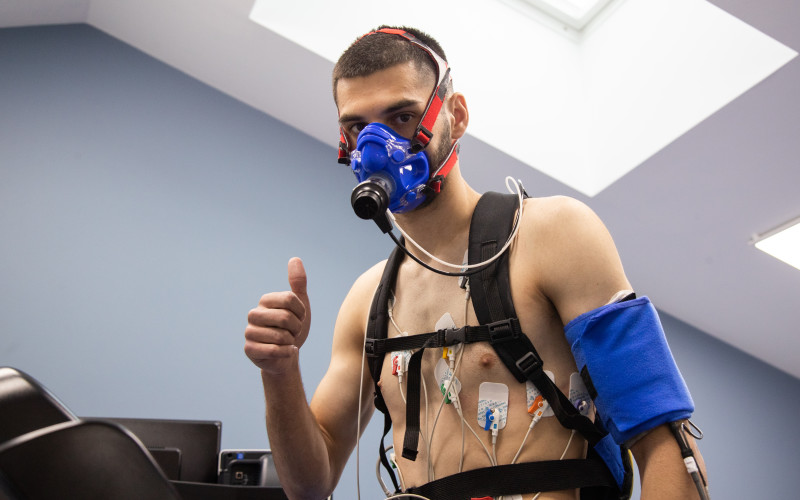 Арсен Адамов проходит медосмотр в ММЦ «СОГАЗ»