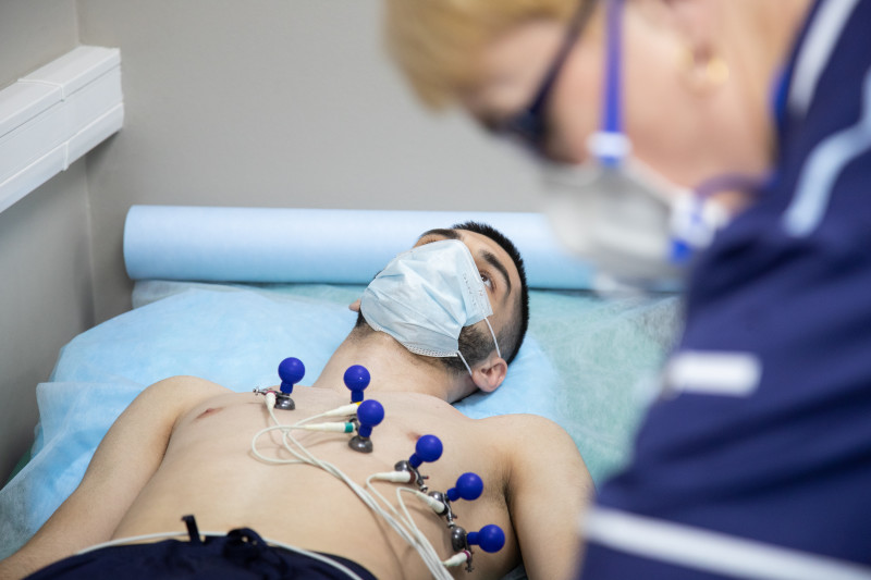 Арсен Адамов проходит медосмотр в ММЦ «СОГАЗ»