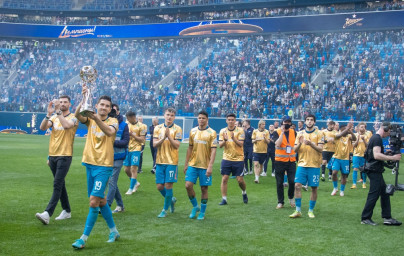 «Зенит» празднует чемпионство после матча «Зенит» — «Химки»