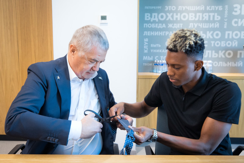 Матео Кассьерра заключил контракт с «Зенитом»