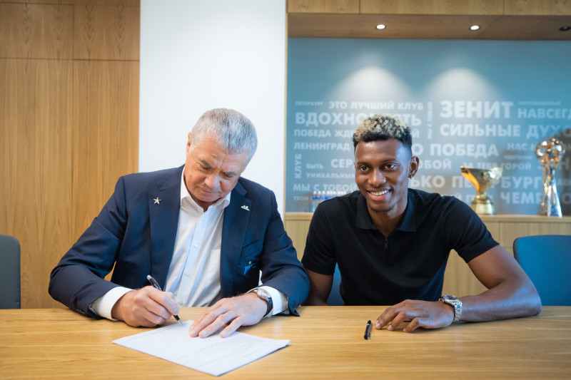 Матео Кассьерра заключил контракт с «Зенитом»