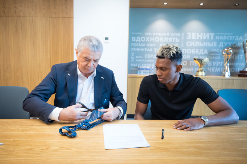 Матео Кассьерра заключил контракт с «Зенитом»