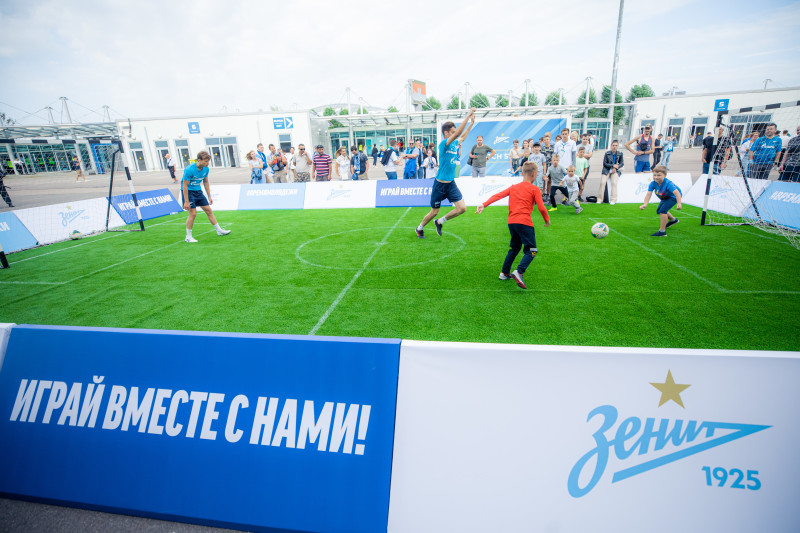 Фан-променад перед матчем «Зенит» — «Торпедо»