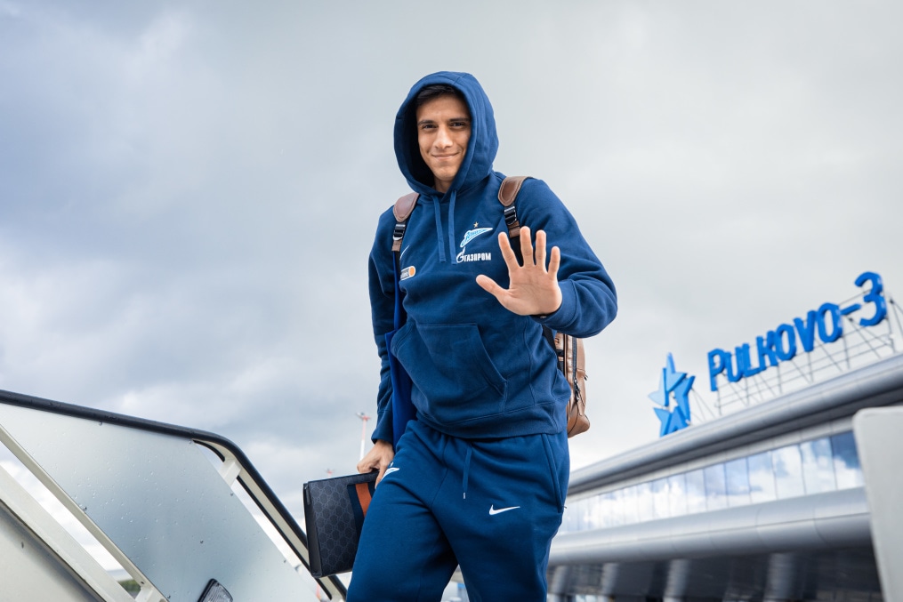 Команда в Пулково перед вылетом в Москву на матч со «Спартаком»