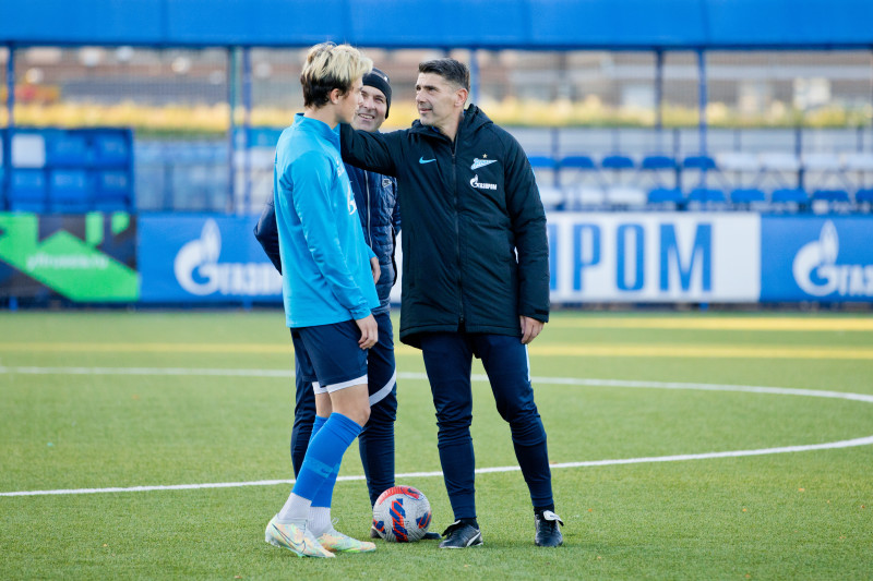 Тренер «Црвены Звезды» на тренировке «Зенита»-м