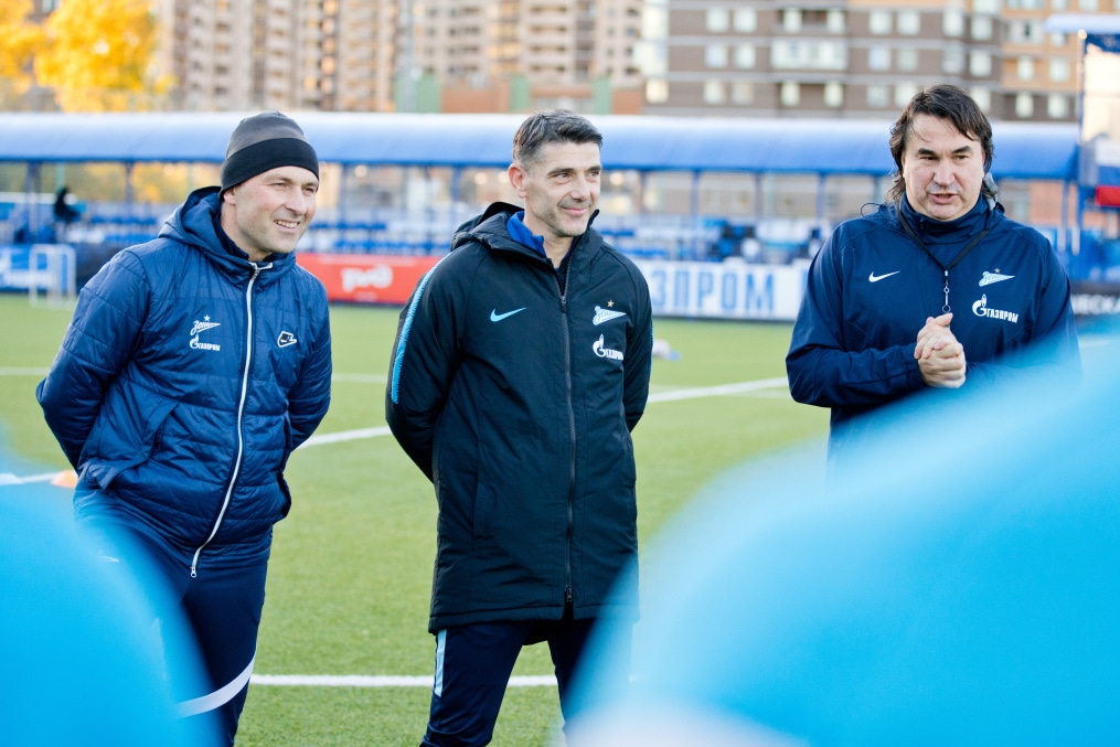 Тренер «Црвены Звезды» на тренировке «Зенита»-м