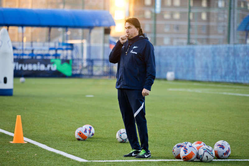 Тренер «Црвены Звезды» на тренировке «Зенита»-м