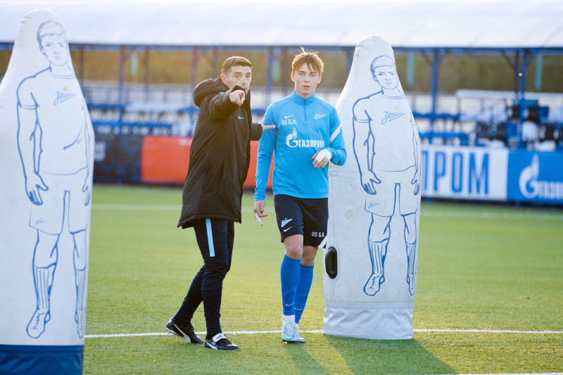 Тренер «Црвены Звезды» на тренировке «Зенита»-м