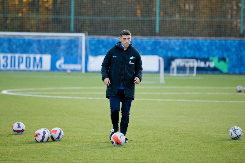 Тренер «Црвены Звезды» на тренировке «Зенита»-м