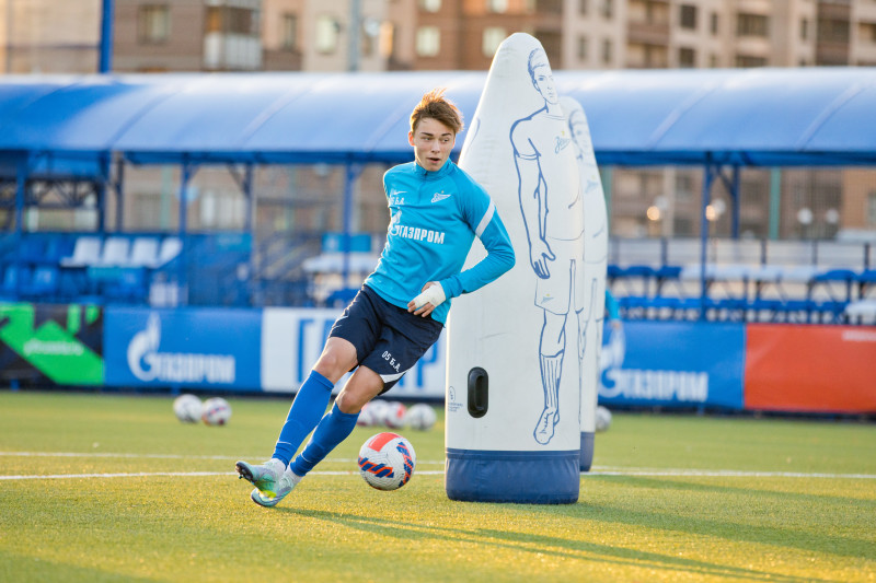 Тренер «Црвены Звезды» на тренировке «Зенита»-м