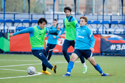 Тренер «Црвены Звезды» на тренировке «Зенита»-м