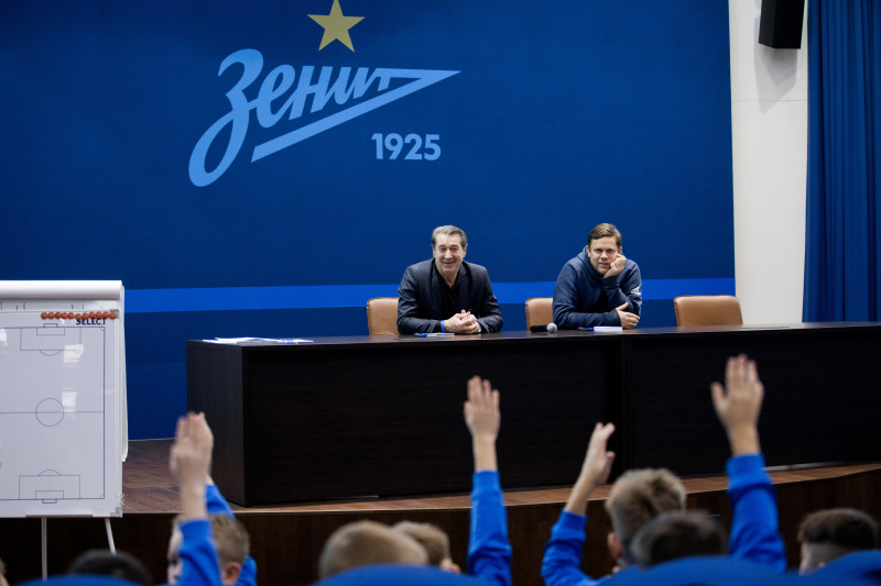 Встреча команды из Сургута с Владиславом Радимовым и Анатолием Давыдовым