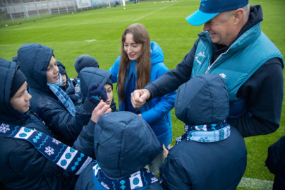 Детская футбольная команда из Сургута на экскурсии в «Газпром»-тренировочном центре