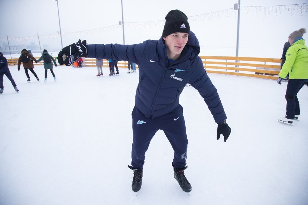 Команда «Зенит»-м на катке у Флагштока