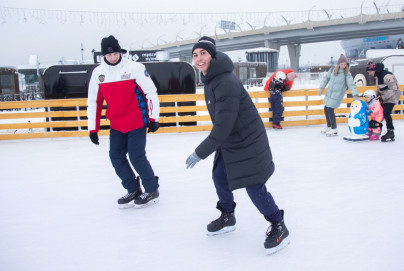 Команда «Зенит»-м на катке у Флагштока
