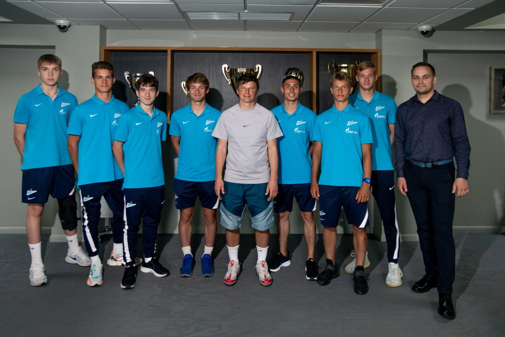 Поздравление с окончанием учебного года хорошистов и отличников Академии